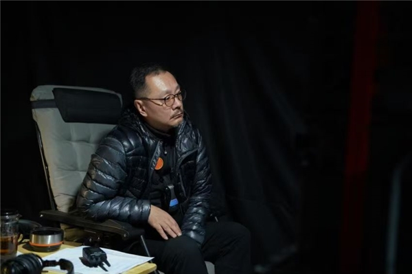 《孤舟》中的真诚碰撞：王伟民助力张颂文创作质感之作 -2