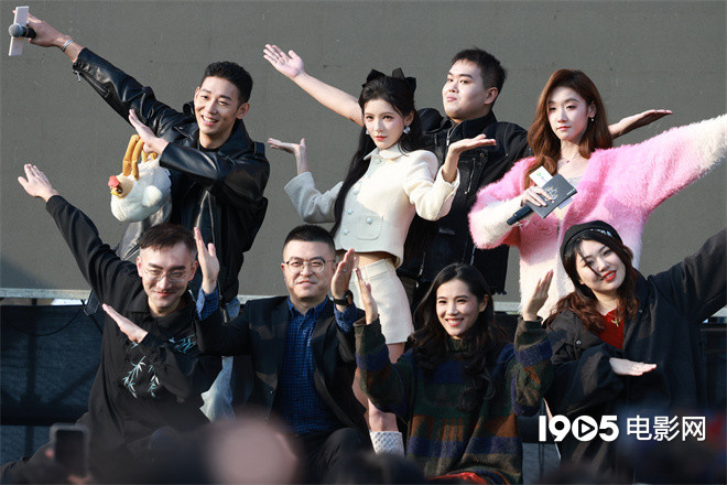 张予曦亮相新剧集宣传活动,短裙展现小香风优雅可爱 -2 张予曦亮相新剧集宣传活动,短裙展现小香风优雅可爱 -2