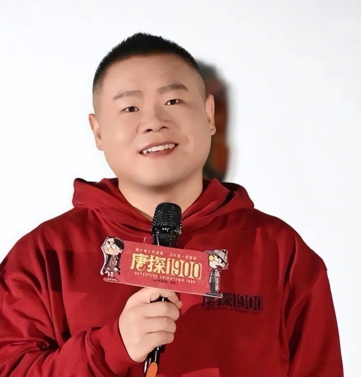 岳云鹏现身北京医院,口罩遮面精神佳 -3 岳云鹏现身北京医院,口罩遮面精神佳 -3