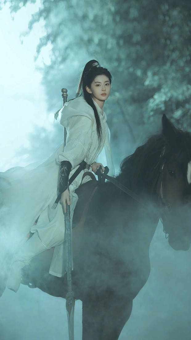 赵晴执剑策马,尽显女将风采 -1 赵晴执剑策马,尽显女将风采 -1