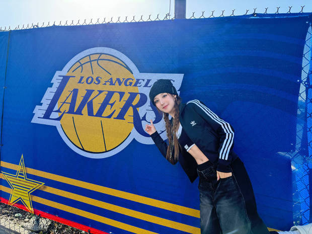 宋雨琦亮相NBA全明星赛，与姚明麦迪合影留念 -2