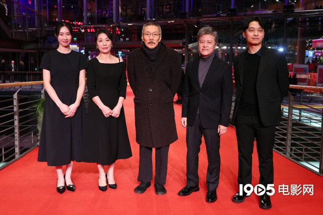 洪尚秀新片《柏林首映》 金敏喜未现身 -2