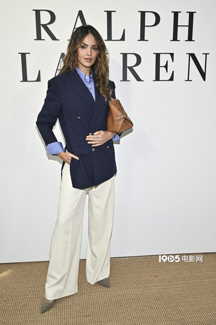 安妮·海瑟薇与林志玲“同框”亮相，艾莎·冈萨雷斯亦出席 -2