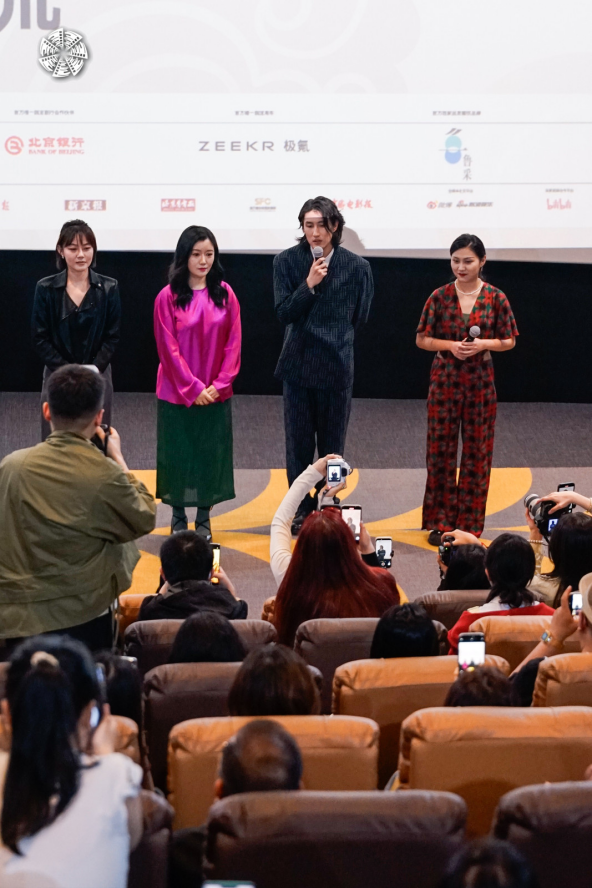 李珈西《温柔》北影节受赞誉,虚实展现女性成长 -3 李珈西《温柔》北影节受赞誉,虚实展现女性成长 -3