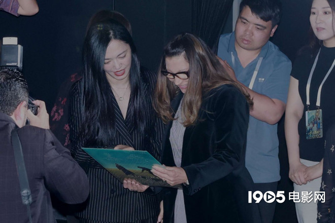 《我仍在此》「HD720P/3.9G-MKV」超清版百度网盘原声版迅雷资源在线看 -1