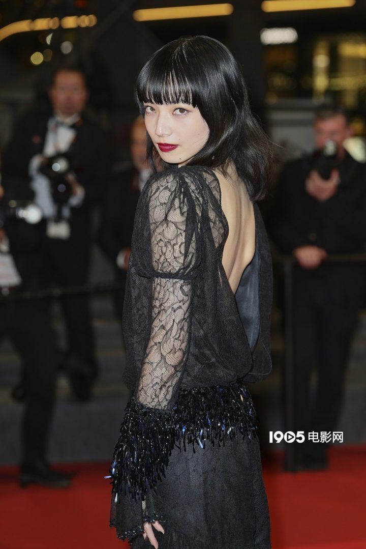 《8号出口》戛纳首映：二宫和也与小松菜奈亮相！ -2