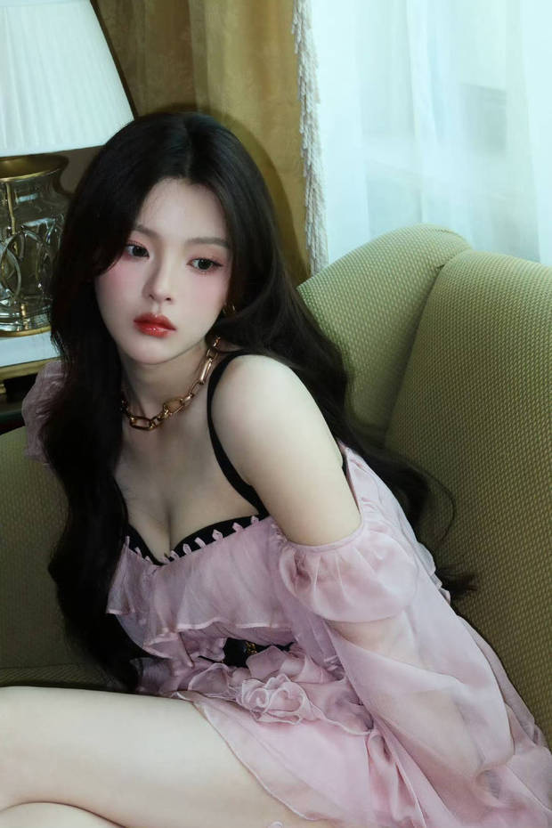 杨超越：粉裙大波浪，蔷薇少女浪漫风 -4