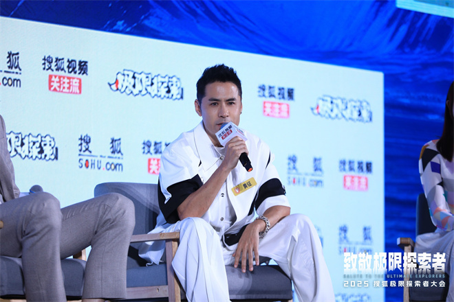 夏雨滑板获姜文青睐，与王一博畅谈极限运动 -2