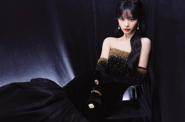 田曦薇碎钻裙演绎黑白复古美 -2