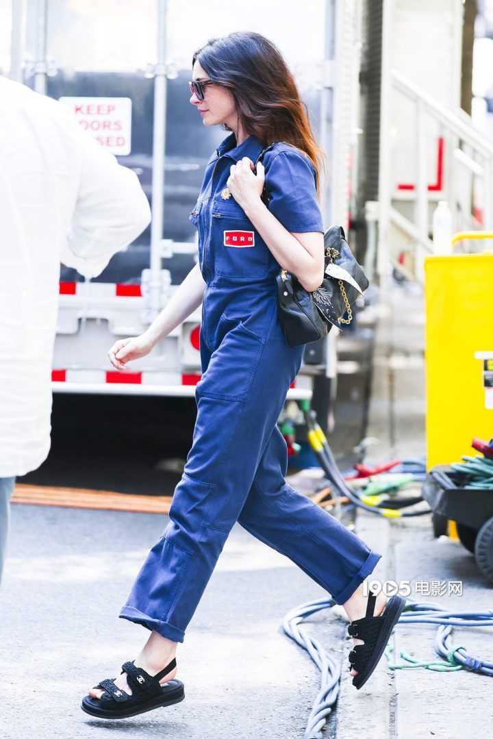 《普拉达女王2》拍摄中：安妮·海瑟薇四变装 -2