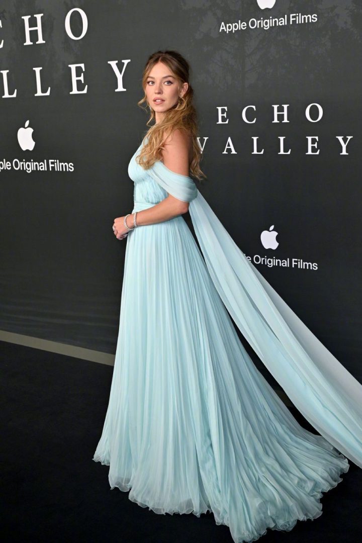 西德妮·斯威尼出席《回声谷》伦敦首映，媒体评价揭晓 -1