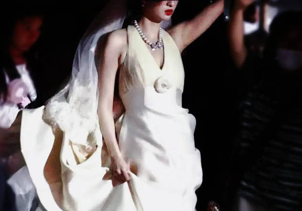 王楚然婚纱亮相，气质非凡，美得令人窒息 -2