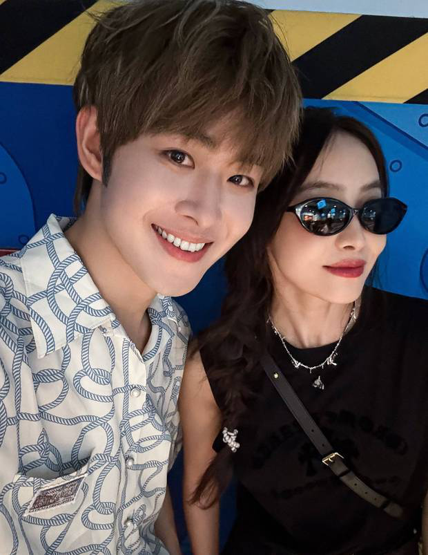 宋茜与田嘉瑞共游环球影城，活力四射 -3