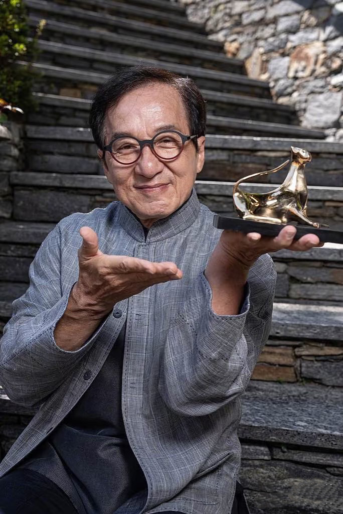 成龙荣获‘终身成就金豹奖’ -1 成龙荣获‘终身成就金豹奖’ -1