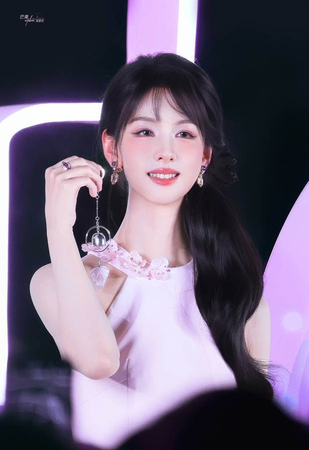 陈都灵粉嫩造型 娇俏动人 -2