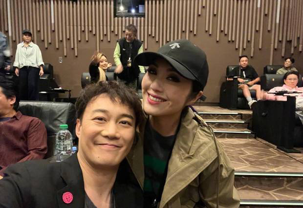 陈奕迅晒与杨千嬅、容祖儿等亲密合照，心情超好 -3