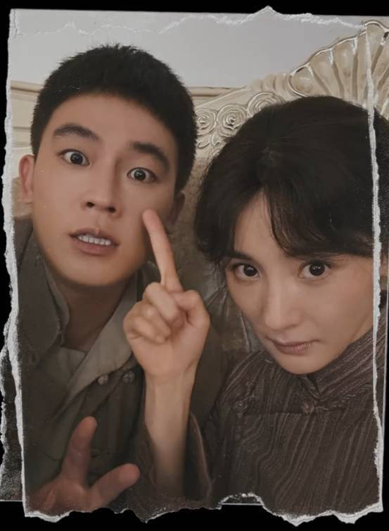 杨幂欧豪“开心比耶”同框合影 -3