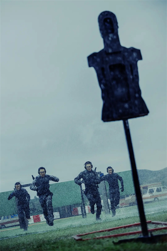 《蛟龙行动》国语中字高清版网盘【BD1080P/3.3G-MP4】资源分享 -2