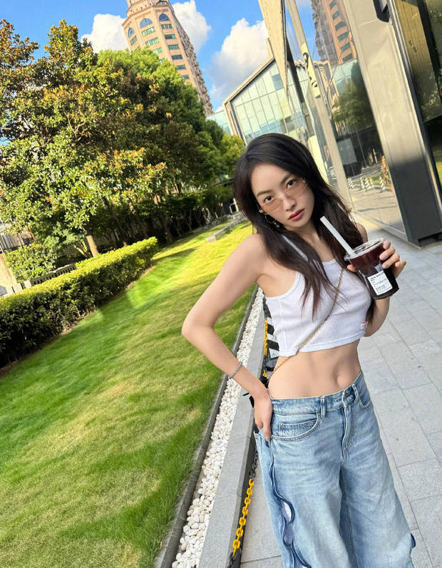 宋茜分享散步美照：心情愉悦的生活瞬间 -4