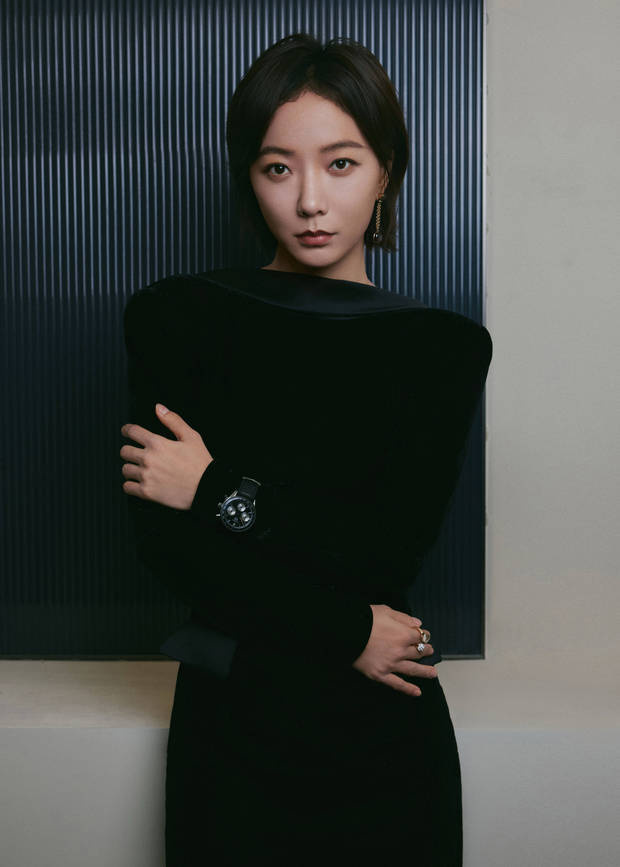 王珞丹着黑礼服，尽显清冷气质 -3