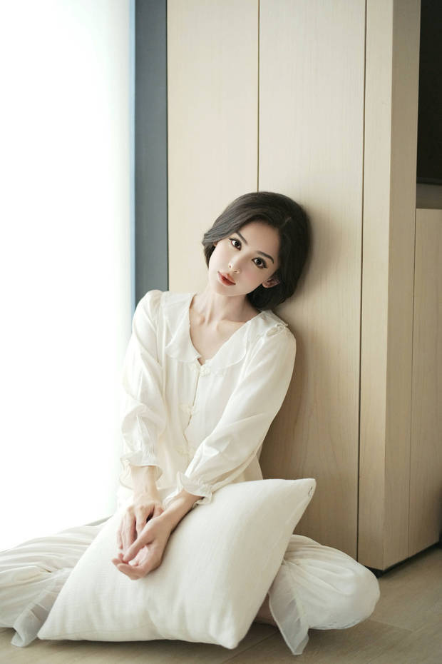 夏日娜扎睡衣照:肌肤水嫩如清纯少女 -3 夏日娜扎睡衣照:肌肤水嫩如清纯少女 -3