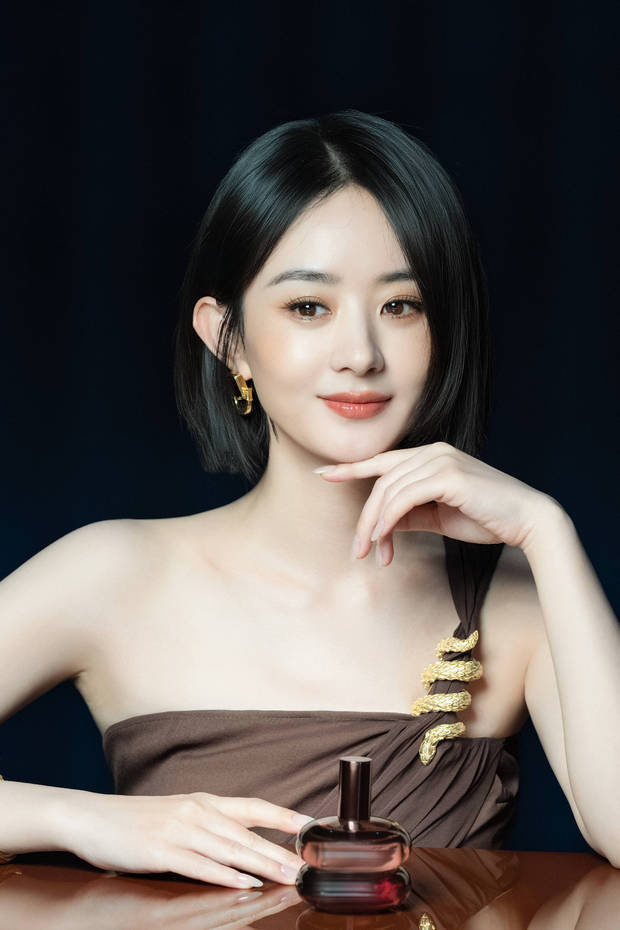 赵丽颖短发新造型 展现优雅大气风范 -2