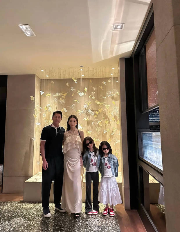 38岁方媛庆生 携郭富城全家福亮相 -3