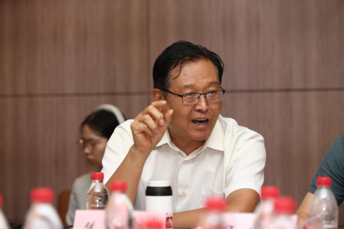 《请带我回故乡》电影专家研讨在京举行 -3