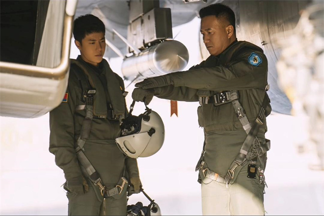 《长空之王》9.3重映:歼-20、歼-16震撼亮相 -1 《长空之王》9.3重映:歼-20、歼-16震撼亮相 -1