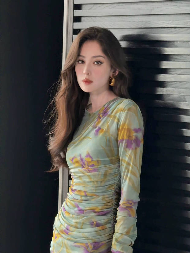 娜扎着印花裙展现优雅身姿 -2